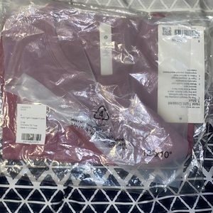 Women’s Lululemon Cropped T-shirt